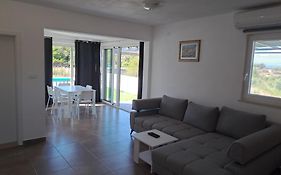 Nane Garden House With Heated Pool