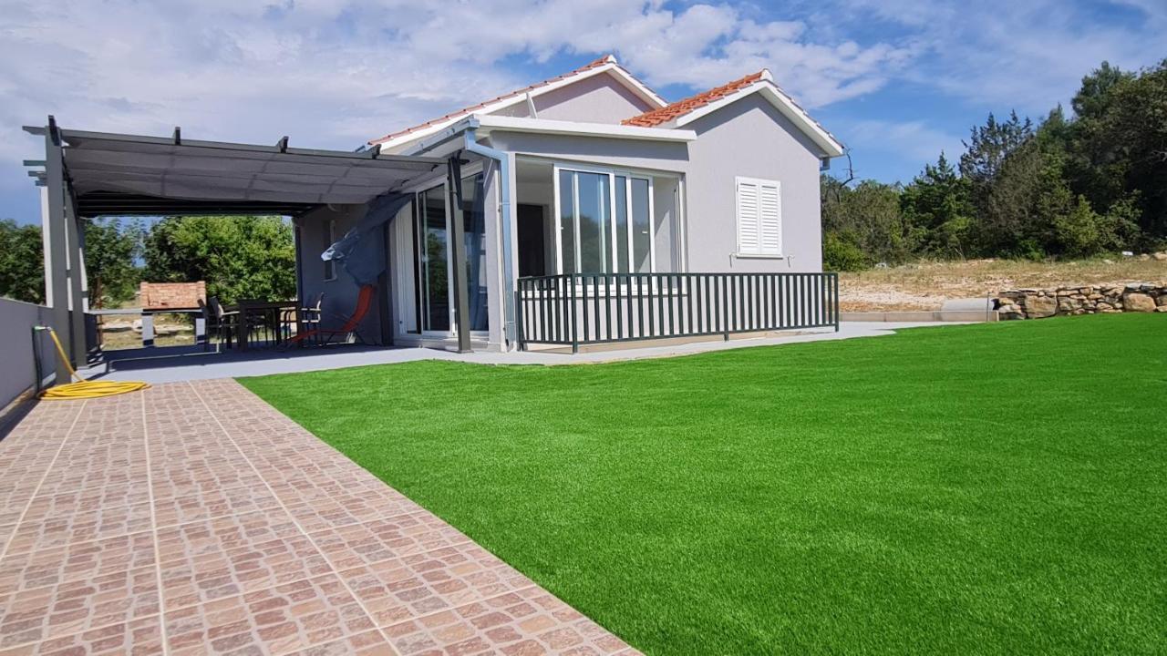 Villa Nane Garden House With Heated Pool Mirce Exterior foto